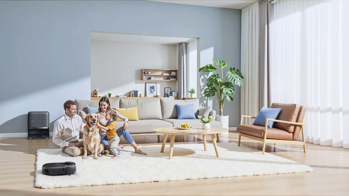 eufy Omni C28 product in use