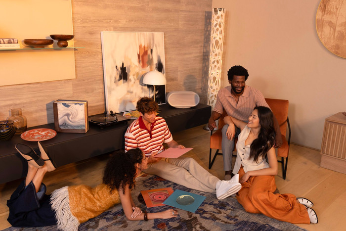 Denon Home 600 Silver product in use