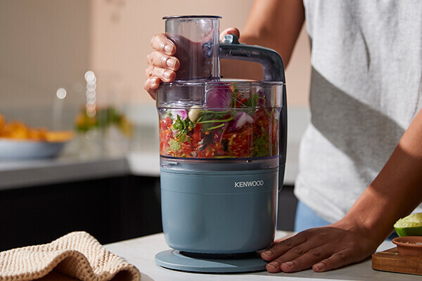 Kenwood Multipro Go FDP23.140GY Storm Grey product in gebruik