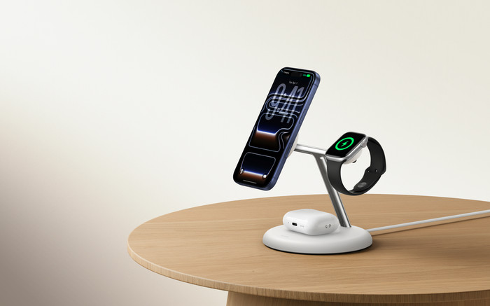 Belkin 3-in-1 Draadloze Oplader met MagSafe 25 Watt Wit product in gebruik