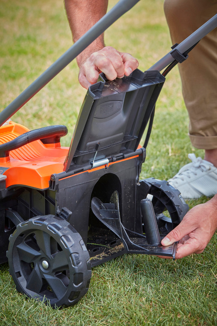 BLACK+DECKER BCMW33184L2 detail