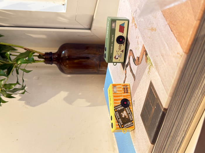 Yashica Funtastic Keychain Camera Peanuts Sweet Dreams Home product in gebruik