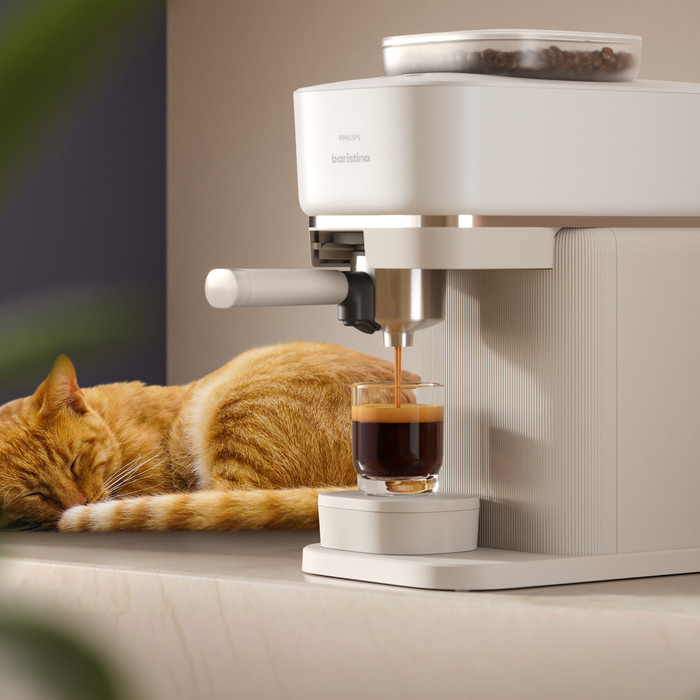 Philips Baristina BAR308/00 Wit + Melkopschuimer product in gebruik