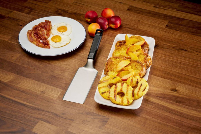 Napoleon Plancha Spatelset 3-delig product in gebruik