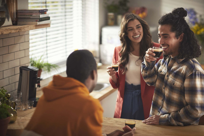 Philips Senseo Select CSA230/90 Rood product in gebruik