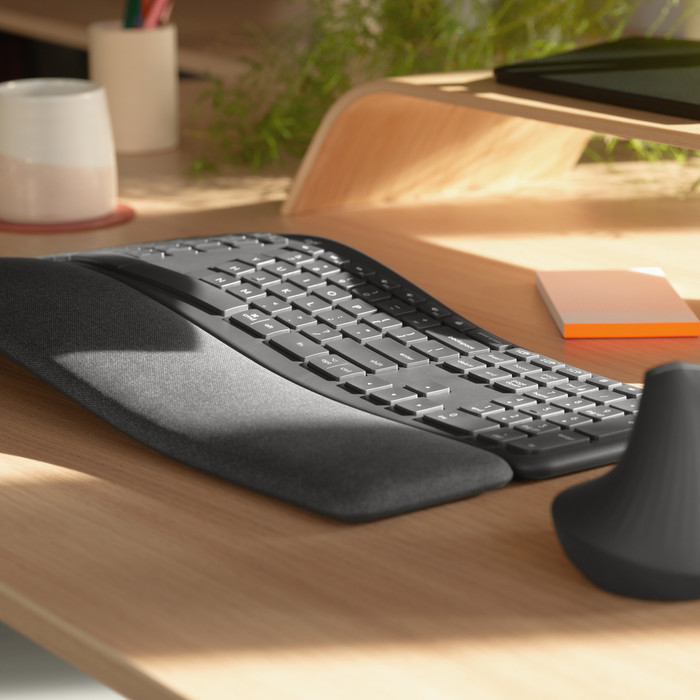 Logitech K860 + Logitech MX Vertical Ergo Mouse product in use