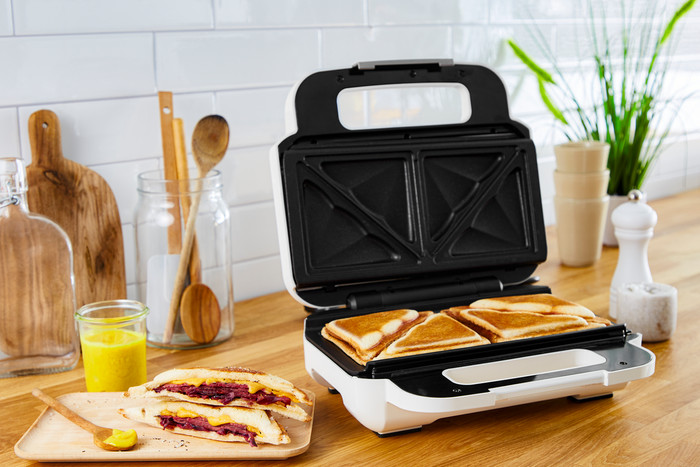 Tefal Snack XL Sandwich Maker SW7011 product in gebruik