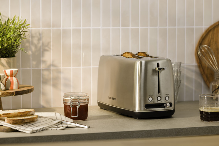 Pierre Toaster XXL PT7000 product in use