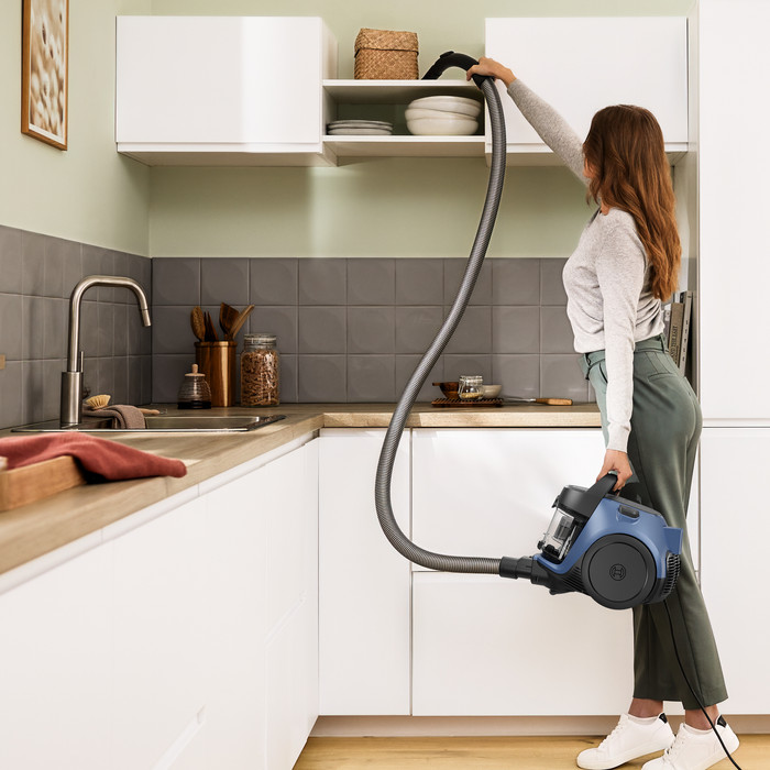 Bosch Series 2 BGC05LBU2 Blue product in gebruik