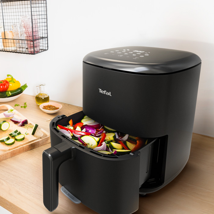 Tefal Easy Fry Max Genius EY2468 product in gebruik