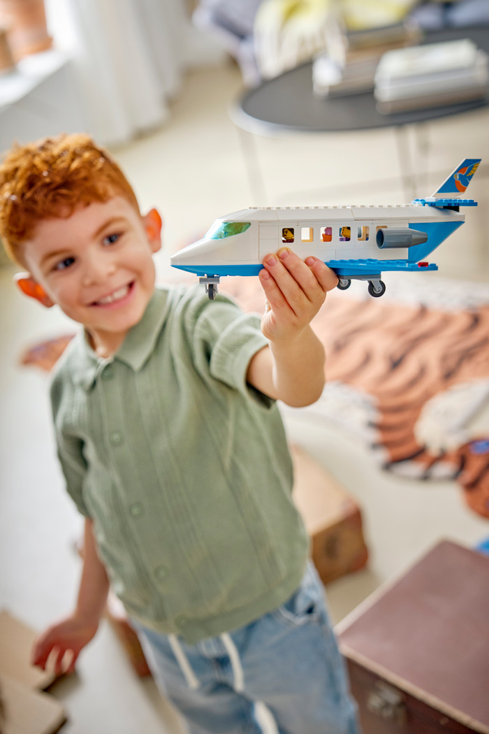 LEGO City Passagierstoestel 60492 product in gebruik