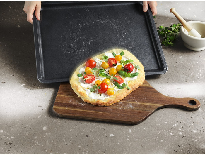 AEG Easy2Clean Baking Sheet - A9OOAF11 product in use