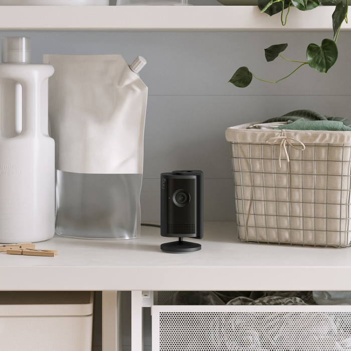 Ring Indoor Camera Plus Zwart product in gebruik