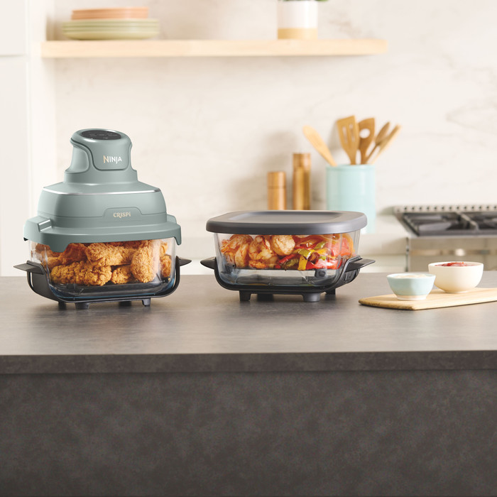 Ninja CRISPi 4-in-1 Glazen Airfryer Groen product in gebruik
