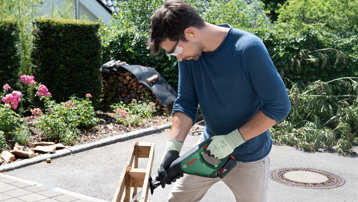 Bosch AdvancedRecip 18 product in use