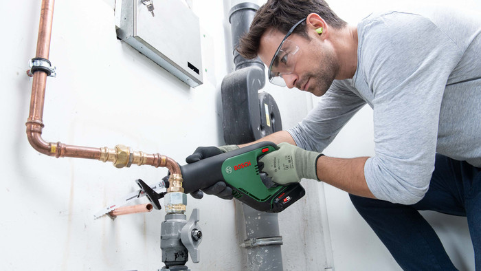 Bosch AdvancedRecip 18 product in use