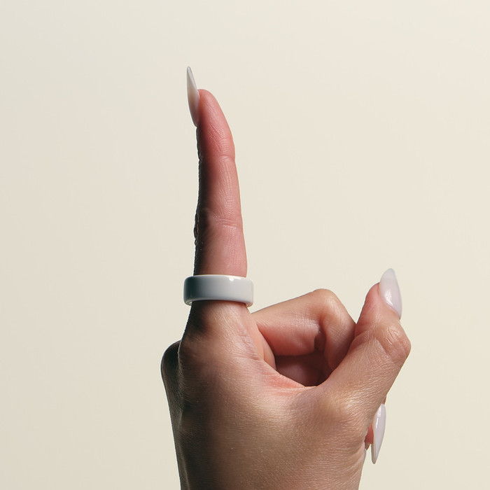 Oura Ring 4 Ceramic Maat 4 Cloud visual leverancier