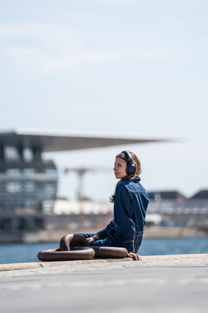 Sony WH-1000XM4 Blauw product in gebruik