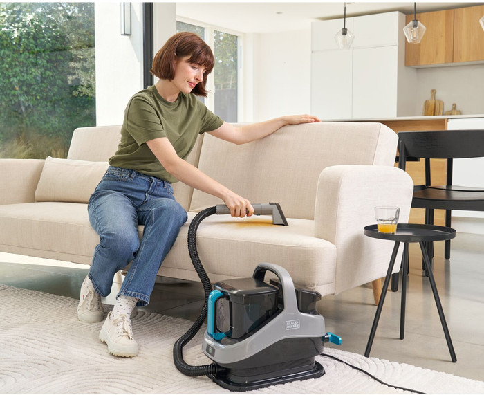 BLACK+DECKER BHSC1350CHS-QS product in gebruik
