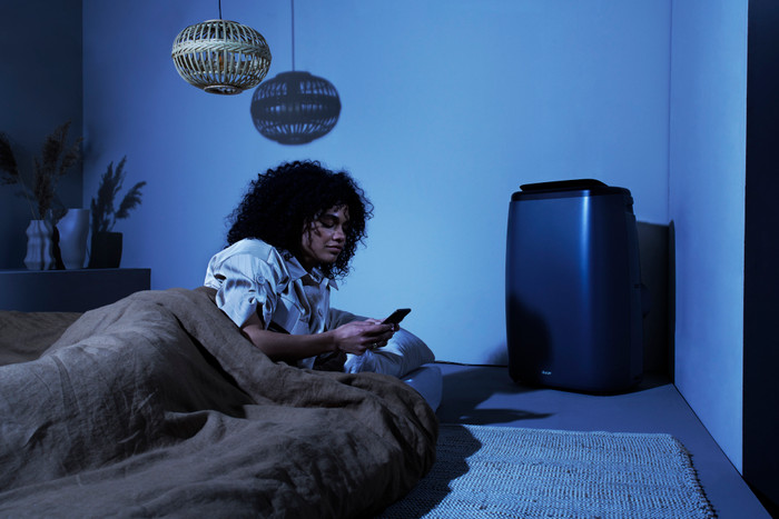 Duux North Smart 18K BTU/h Grijs product in gebruik