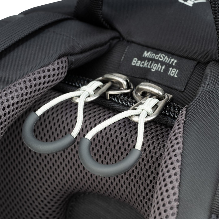 Think Tank BackLight 18L Slate Zwart detail