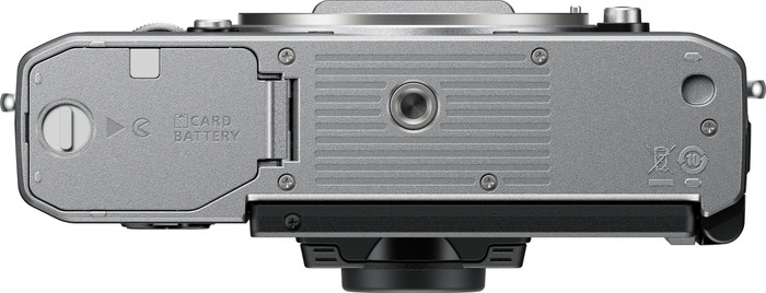 Nikon Z fc + Nikkor Z 28mm f/2.8 onderkant