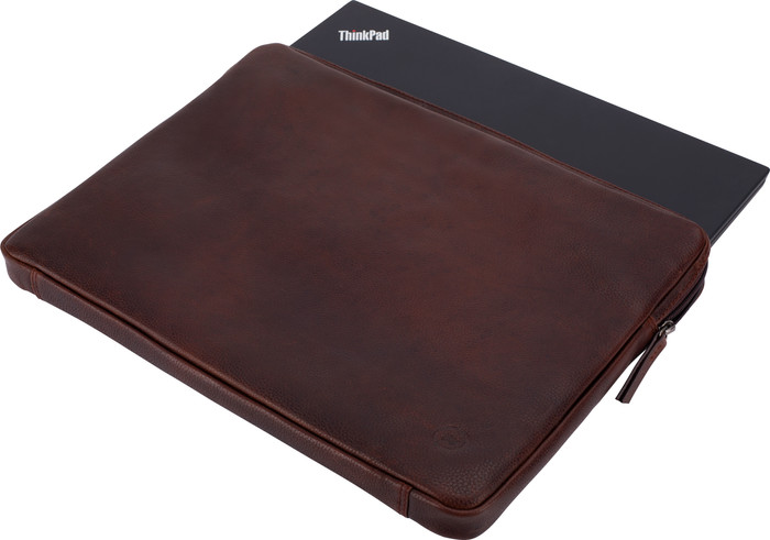 BlueBuilt 15 - 16 inch Laptophoes breedte 36 cm - 37 cm Leer Bruin product in gebruik