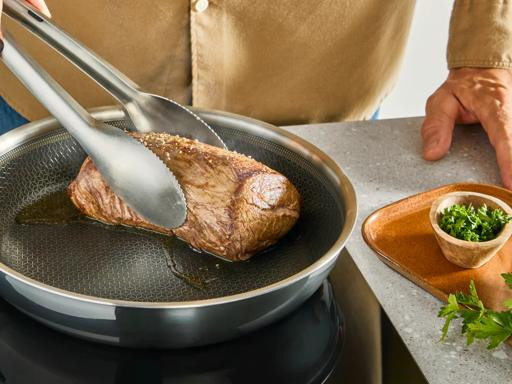 Tefal Master keramische koekenpan 24 cm product in gebruik