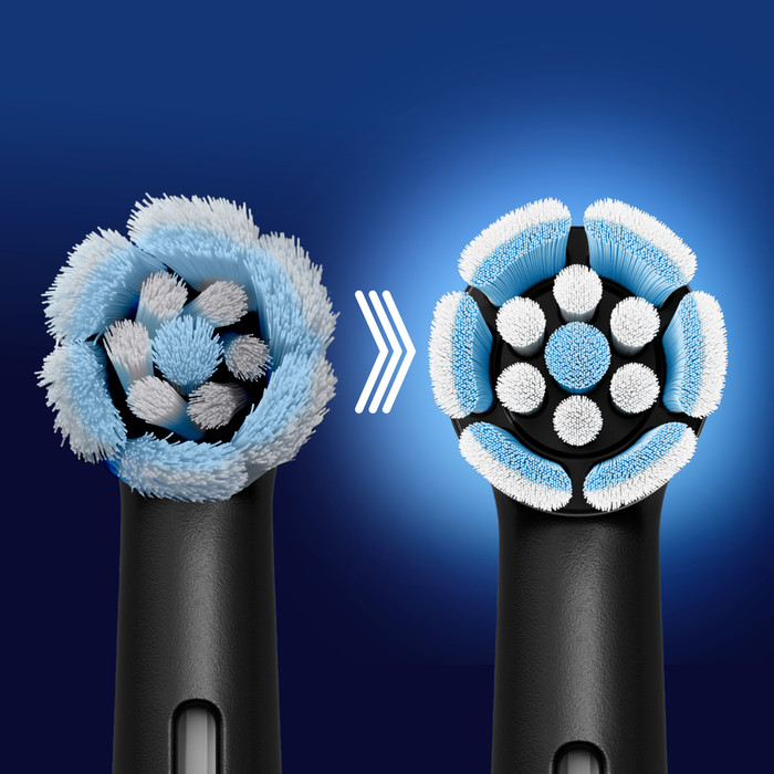 Oral-B iO Gentle Care Spiderman (8 stuks) product in gebruik