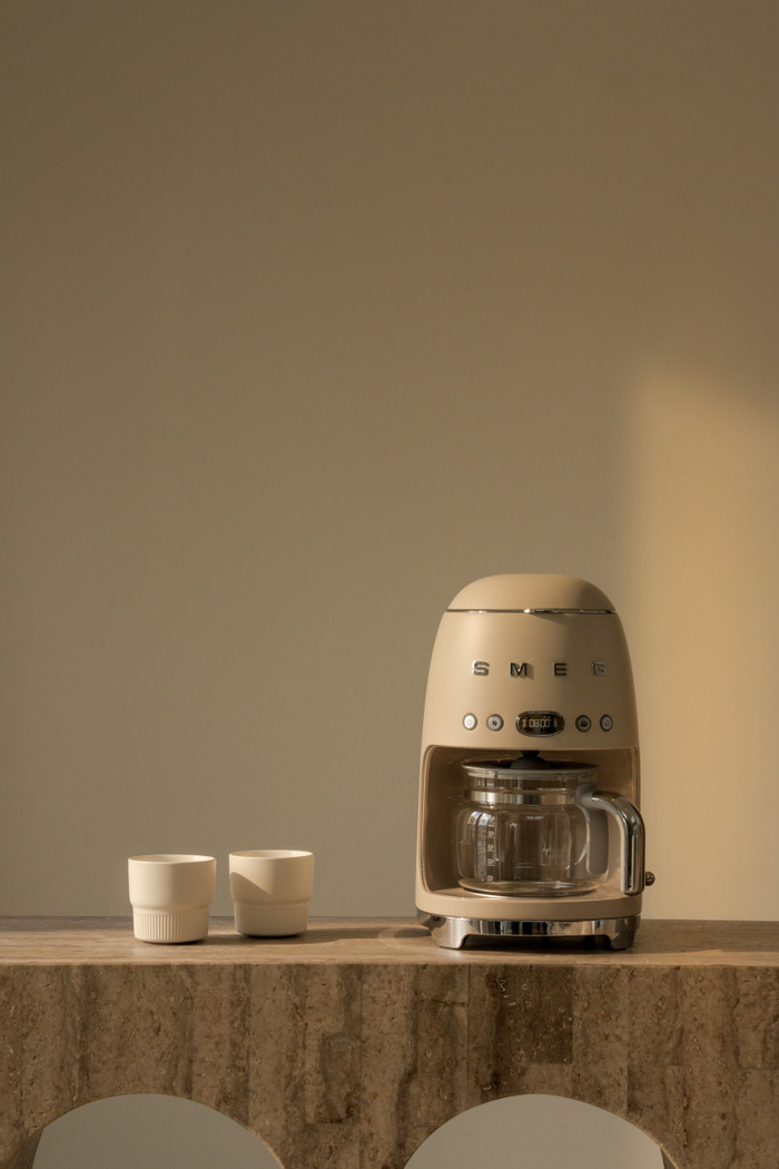 SMEG DCF02MLMEU Mat Moonlight product in gebruik