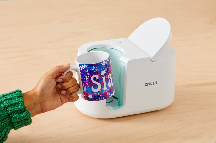 Cricut Mug 440ml 6-Pack (White) product in use