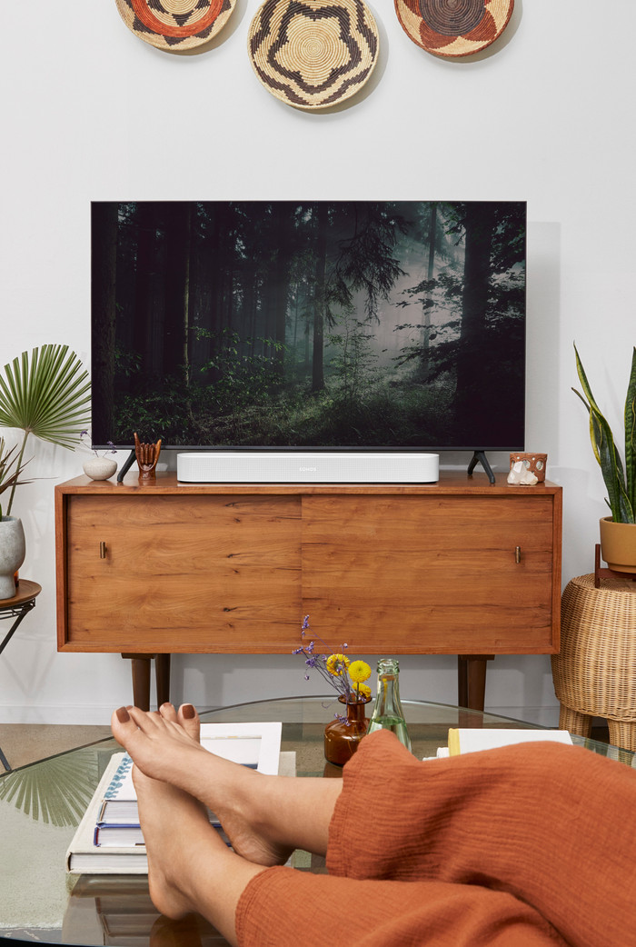 Sonos Beam Gen2 Wit + Era 300 + Sub Mini Wit product in gebruik