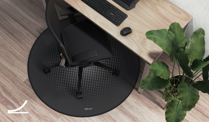 Trust Mika Round Floor Mat product in use