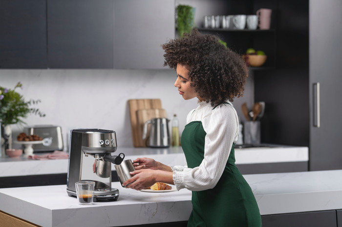 Sage the Bambino Stainless Steel product in gebruik
