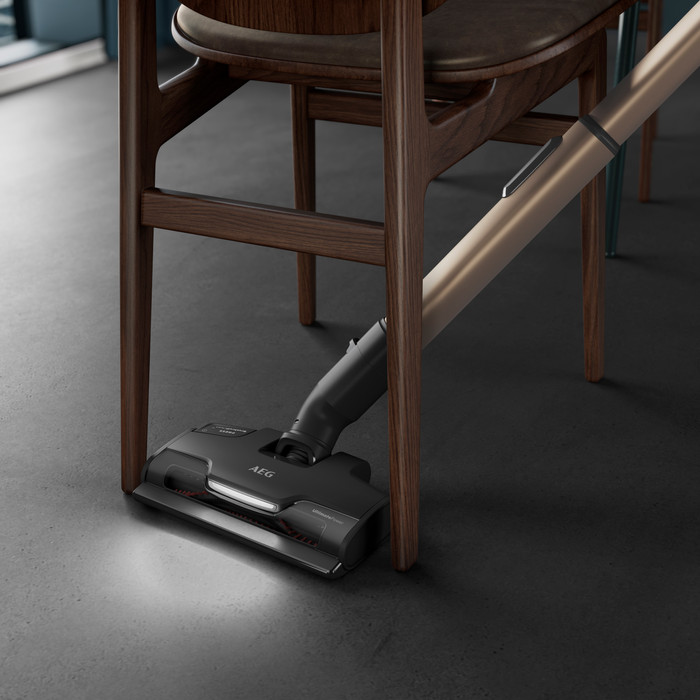 AEG AP81A25COM 8000 ULTIMATE product in use