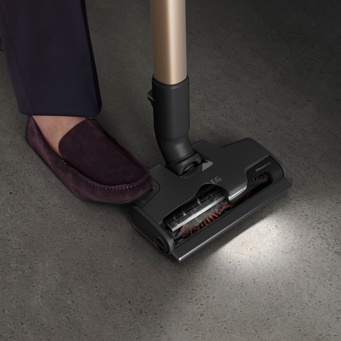 AEG AP81A25COM 8000 ULTIMATE product in use