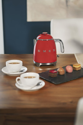 SMEG KLF05RDEU Rood product in gebruik