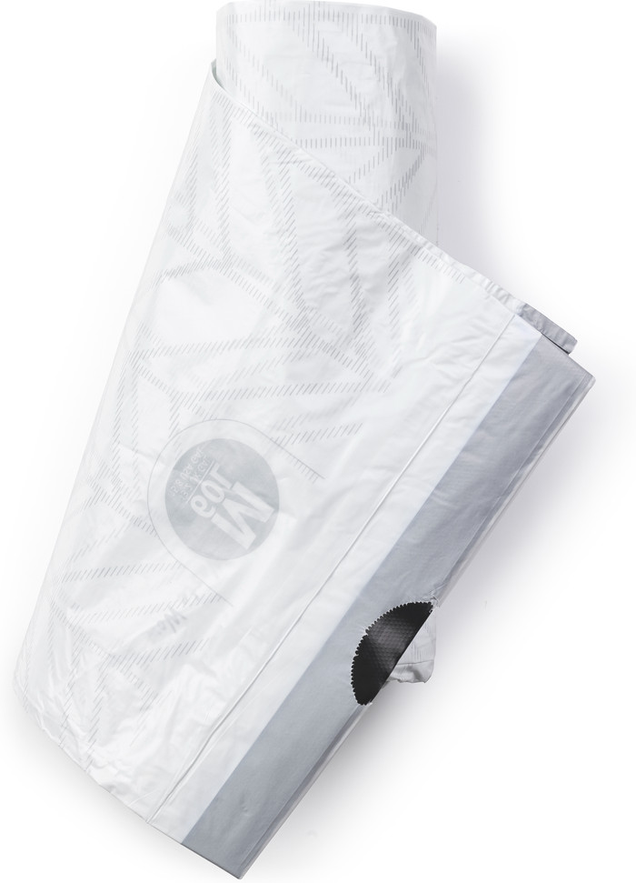 Brabantia Bo Pedal Bin 60 Liter Rvs Fingerprint proof + Vuilniszakken (120 stuks) product in gebruik