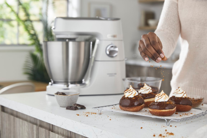 Kenwood Titanium Chef Baker KVL65.001WH product in use