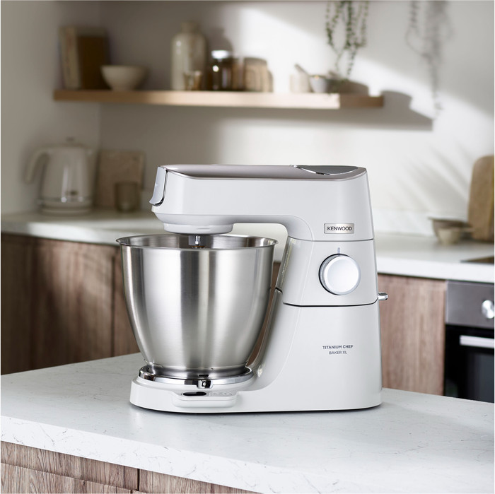 Kenwood Titanium Chef Baker KVL65.001WH product in use