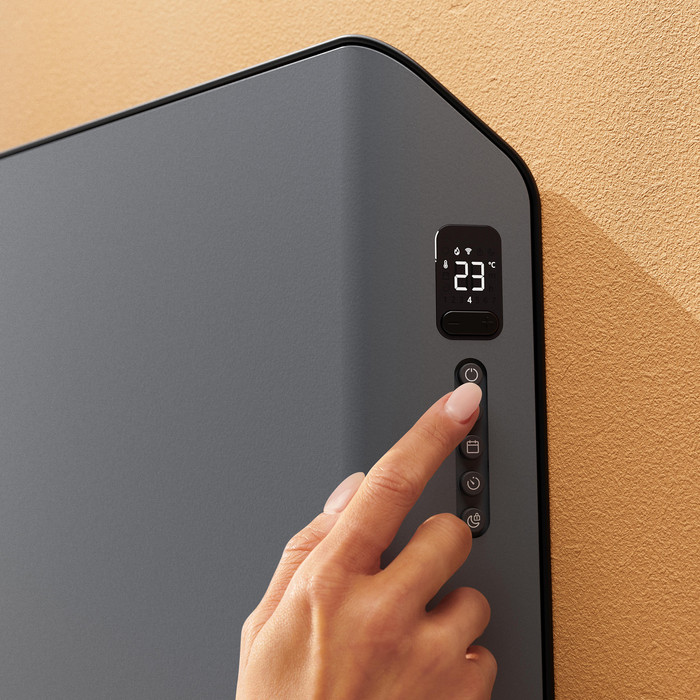 Duux Edge Smart Convector 2000W Grijs product in gebruik