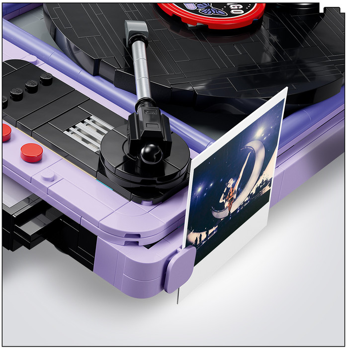 LEGO Editions Olivia Rodrigo's Concertmaan 43029 detail