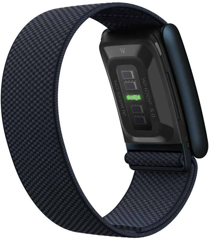 WHOOP 5.0 SuperKnit Band Donkerblauw product in gebruik