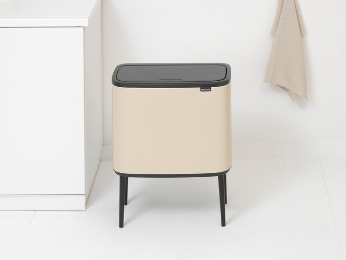 Brabantia Bo Touch Bin Prullenbak 3 x 11 liter Soft Beige product in gebruik