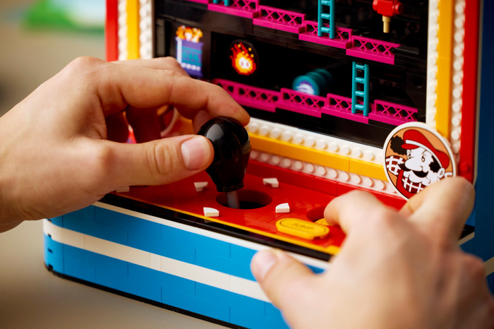 LEGO Super Mario Donkey Kong Arcadekast 72051 detail