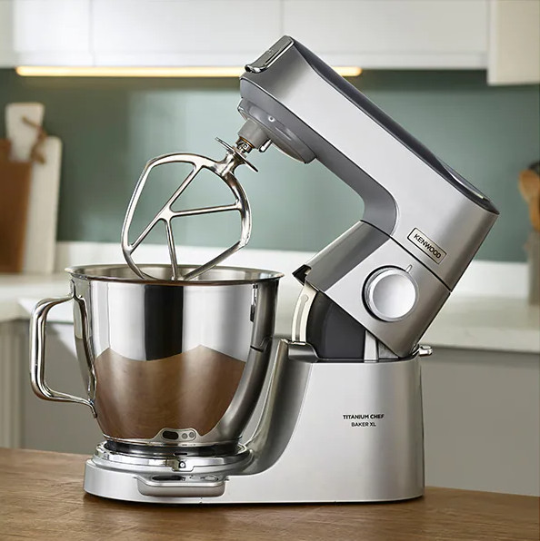 Kenwood Chef Titanium Baker XL KVL85.124SI product in use