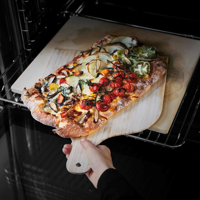 AEG A9OZPS1 Pizza stone set product in use