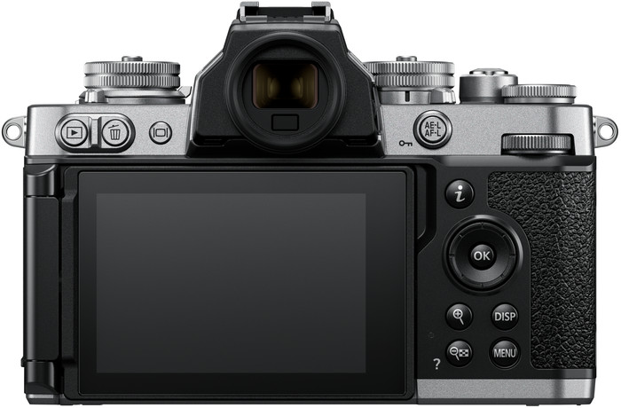 Nikon Z fc + Nikkor Z DX 18-140 VR rückseite