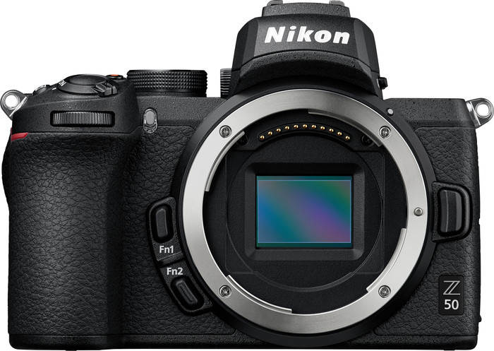 Nikon Z50 + Nikkor Z DX 18-140 VR voorkant
