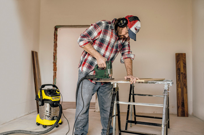 Karcher WD 6 P S V-30/6/22/T incl. boorstofopvanger + stofzuigerzakken (4x) product in gebruik